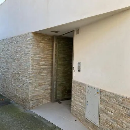 Apartamento, Junto Ayto De Huetor Vega,granada Apartamento